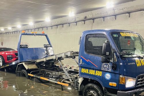 Ngập gần 1m, hầm chui ở Đồng Nai tạm dừng lưu thông
