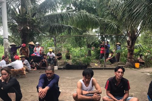 Bắt tạm giam 5 người trong gia đình rủ nhau đi cướp lúc nửa đêm
