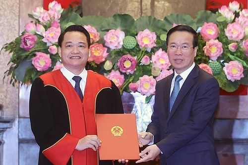 Chủ tịch nước trao quyết định bổ nhiệm Thẩm phán Tòa án nhân dân tối cao