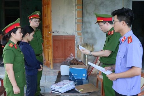 Mua hóa đơn khống để chiếm đoạt tiền thuế, giám đốc và kế toán bị khởi tố
