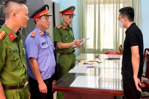 Bắt cựu nhân viên ngân hàng ở Huế lừa đảo chiếm đoạt tài sản