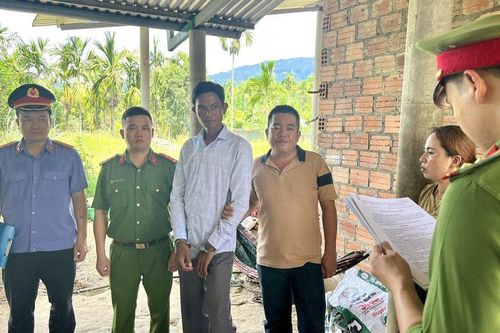 Huế: Khởi tố, bắt giam 2 đối tượng khai thác vàng trái phép