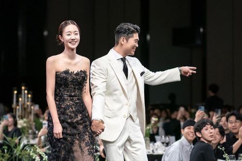 'Tình cũ Sulli' Choiza chính thức lên xe hoa