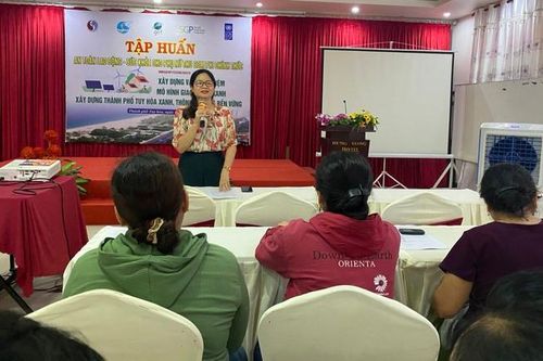 Phú Yên: Tập huấn về giao thông xanh, an toàn lao động, sức khỏe cho phụ nữ làm nghề 'thu gom phi chính thức'