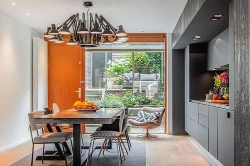 Ngôi nhà đẹp bất ngờ sau cải tạo, nội thất đơn giản chỉ đủ dùng nhưng rất hợp lý