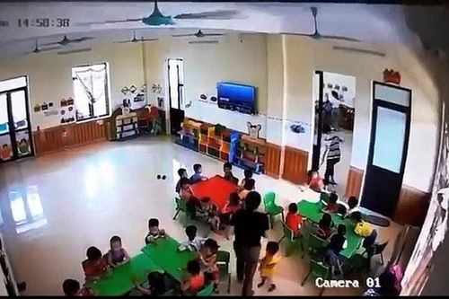 Đình chỉ công tác cô giáo mầm non hành hung trẻ tại Ninh Bình