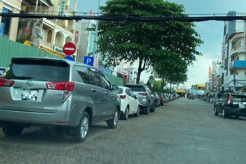 Cần Thơ: Đề xuất dừng đề án thu phí đỗ ô tô theo giờ