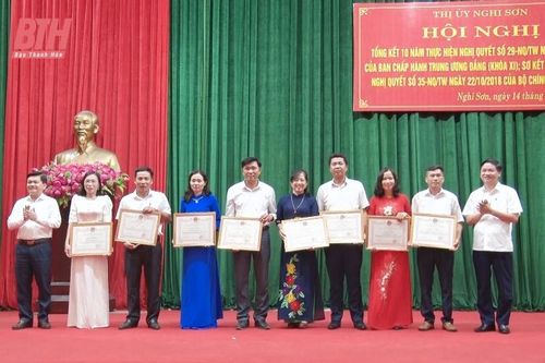 Thị xã Nghi Sơn tổng kết 10 năm thực hiện Nghị quyết số 29-NQ/TW của Ban Chấp hành Trung ương Đảng và sơ kết 5 năm thực hiện Nghị quyết số 35-NQ/TW của Bộ Chính trị