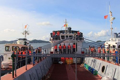 Kiểm tra bắn đạn thật trên hòn Đá Lửa
