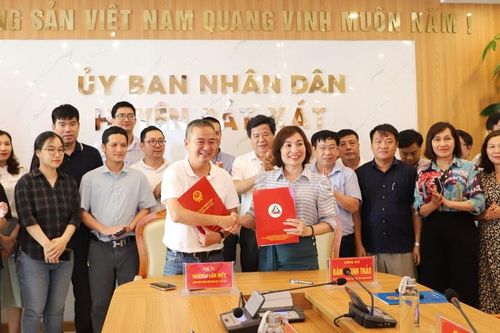 Ký kết thỏa thuận hợp tác giữa Bệnh viện Đại học Y Hà Nội và UBND huyện Bát Xát