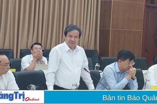 Bộ trưởng Bộ GD&ĐT Nguyễn Kim Sơn làm việc với tỉnh Quảng Trị