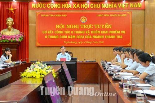 Kiên quyết đấu tranh với tham nhũng, tiêu cực
