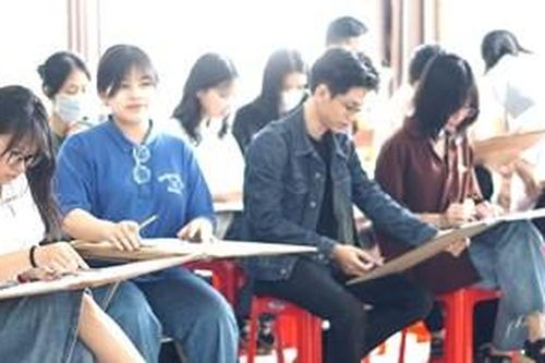 Tạo điều kiện phát triển Đại học Huế thành Đại học quốc gia
