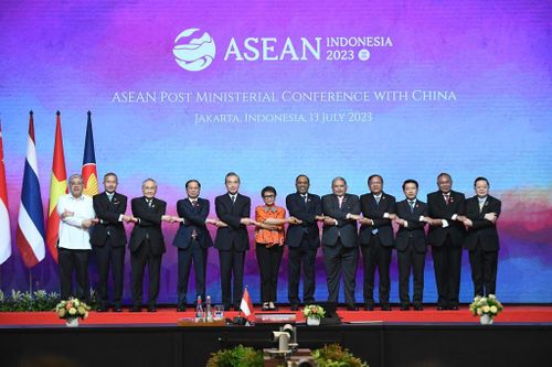 AMM 56: ASEAN tăng cường hợp tác với Trung Quốc và Australia