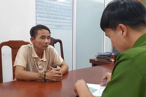 Bắt 'tú ông' môi giới gái bán dâm cho khách ở nhà nghỉ