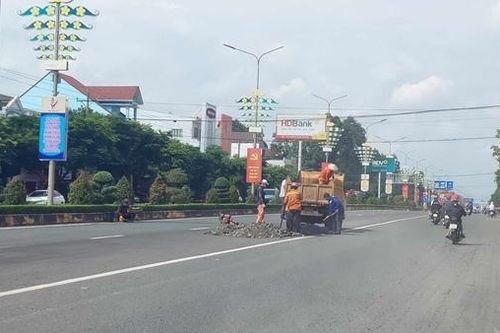 Quốc lộ 14 đoạn qua Bình Phước vừa sửa xong lại hỏng