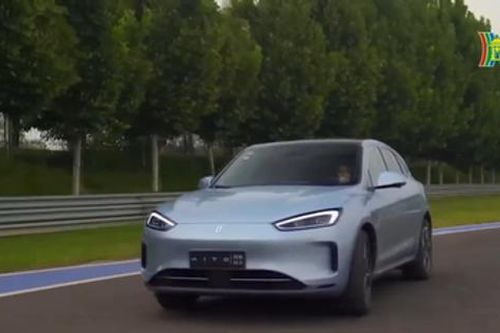 Xe động cơ AITO M5 có mức di chuyển ấn tượng