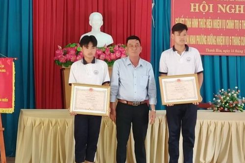 Tiền Giang: Trao Bằng khen tặng 2 học sinh dũng cảm cứu người khỏi đuối nước