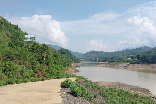 Cụ ông 83 tuổi đuối nước thương tâm khi đi bắt cá ở sông Đà