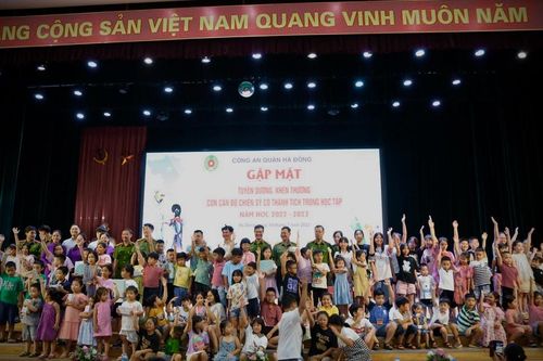 Công an quận Hà Đông gặp mặt, biểu dương hơn 1.200 con CBCS nhân dịp hè 2023