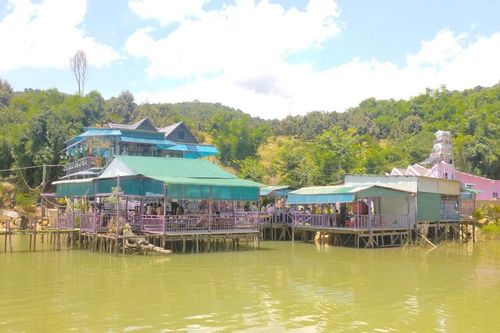 Khu du lịch hoạt động 'chui' giữa lòng hồ thủy điện