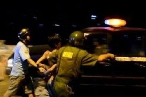 Truy bắt người đàn ông vào trụ sở công an phường dùng hung khí tấn công công an