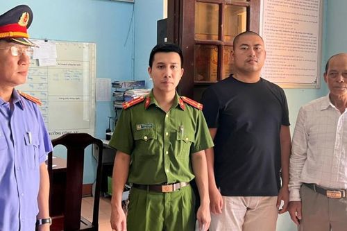Khởi tố, bắt tạm giam 4 người đi đòi nợ giúp người khác