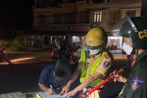 Hai tài xế bị khởi tố vì dùng giấy phép lái xe giả