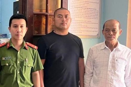 Đòi nợ thay người khác, 4 đối tượng bị khởi tố, tạm giam