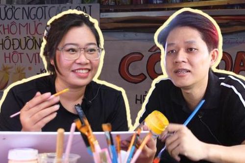 TP.HCM: Đội mưa vẽ bảng hiệu miễn phí cho những gánh hàng rong