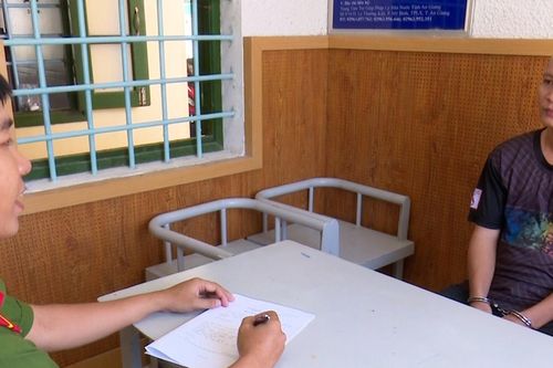 Khởi tố nam thanh niên giao cấu với trẻ em
