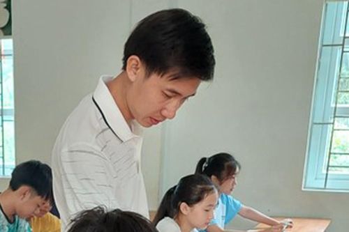 Giáo viên giỏi mòn mỏi hơn 10 năm dạy hợp đồng
