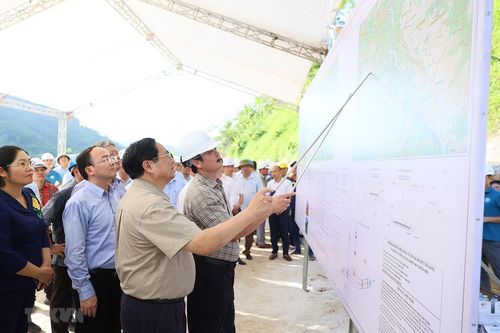 Thủ tướng Phạm Minh Chính thăm và làm việc tại tỉnh Bắc Kạn