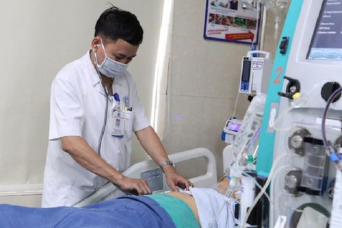 Bị đau lưng, người đàn ông làm việc này dẫn đến hỏng gan, suy thận