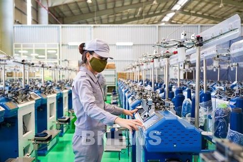 Nhà máy Găng tay Chu Lai đầu tư máy dệt công nghệ mới