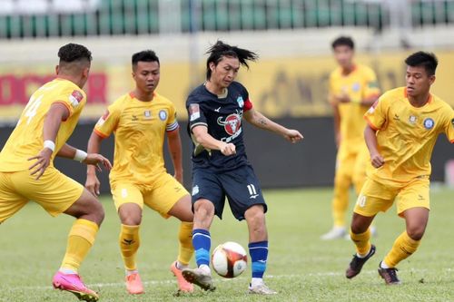 HAGL hạ Khánh Hòa 1-0: Chạm tay vào vé trụ hạng