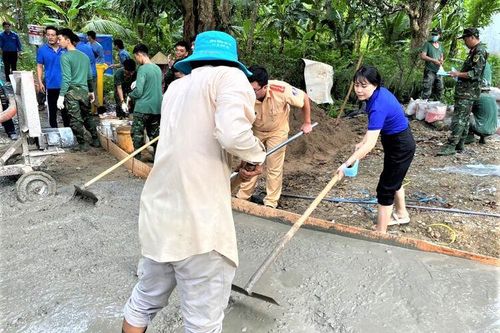 Tuổi trẻ Đoàn Khối Cơ quan và Doanh nghiệp tỉnh An Giang góp sức xây dựng nông thôn mới