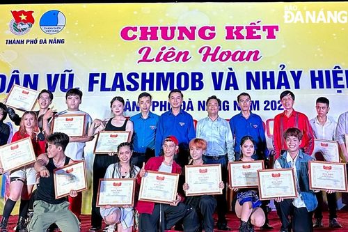 Chung kết liên hoan dân vũ, flashmob chủ đề 'Vũ điệu chào hè'