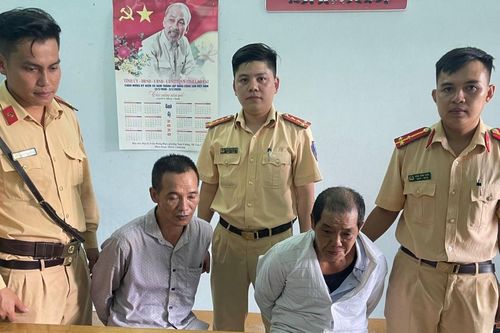 Bắt 2 đối tượng tàng trữ trái phép chất ma túy