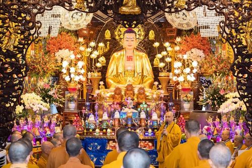 Ban Trị sự GHPGVN Q.Phú Nhuận thăm, cúng dường trường hạ tại chùa Phổ Quang, Đại Giác và Kim Sơn