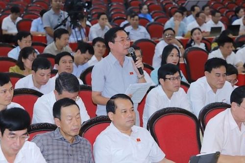 'Nóng' lĩnh vực đất đai
