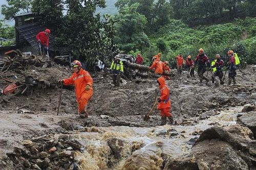 Mưa lớn và lở đất tại Hàn Quốc, 7 người thiệt mạng