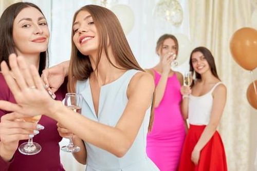 Trào lưu 'flex' bỗng nhiên trở thành xu hướng hot trên mạng xã hội
