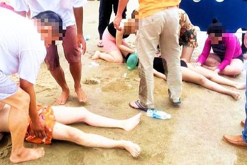 Phan Thiết: 7 du khách gặp sự cố đuối nước khi tắm biển