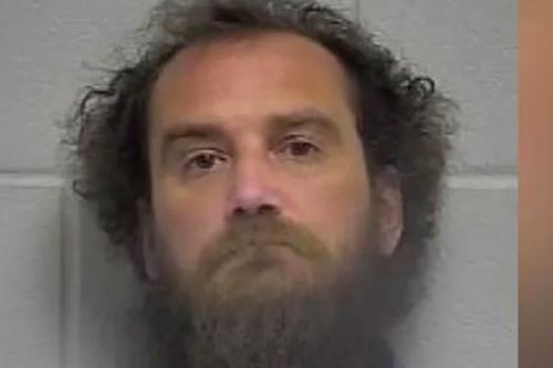 FBI tìm thấy 40 hộp sọ, hài cốt trong căn hộ của người đàn ông ở bang Kentucky