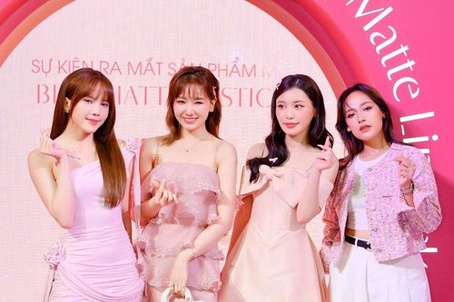 3CE ra mắt BST Blur Matte Lipstick 'mới toanh', quy tụ dàn mỹ nhân Việt đình đám