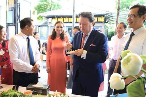 Đại sứ Mỹ tại Việt Nam khen ẩm thực Hà Nội
