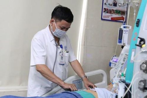 Chữa đau cột sống bằng thuốc nam, người đàn ông hỏng gan, suy đa tạng