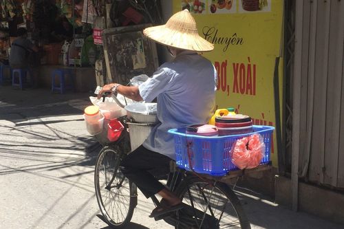 Đã thưa dần tiếng rao của phớ