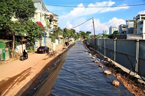 Khẩn trương thi công đắp hoàn trả đê Âu Cơ đảm bảo phòng chống lũ